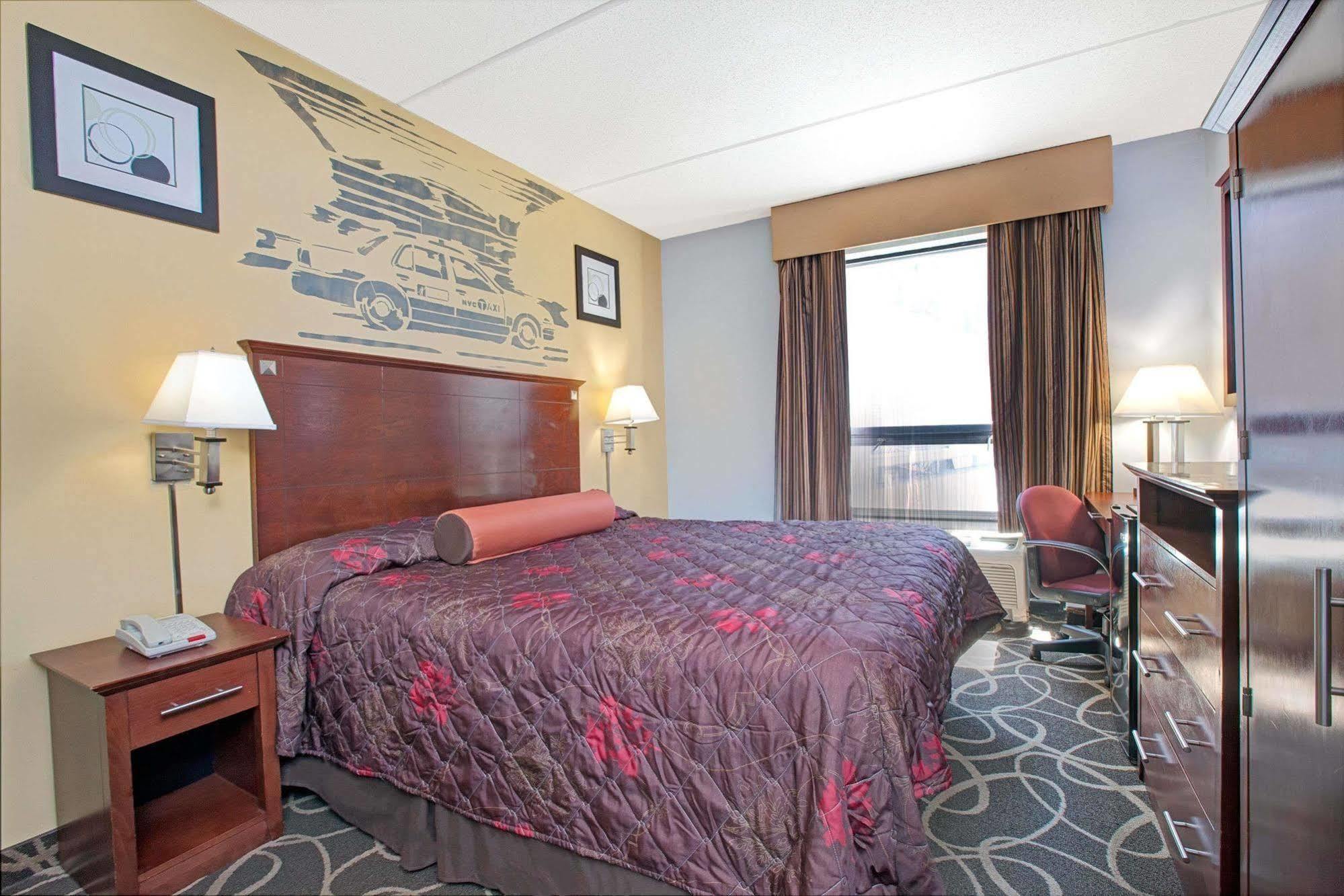 Howard Johnson Inn Queens Village New York Exterior photo